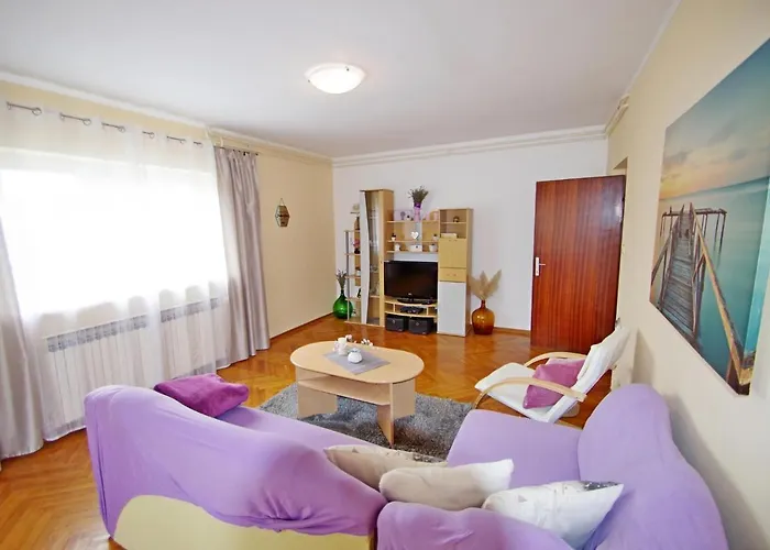 Suzi Valdebek Apartman Pula