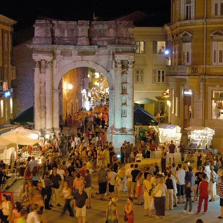 Apartamento Suzi Valdebek Pula