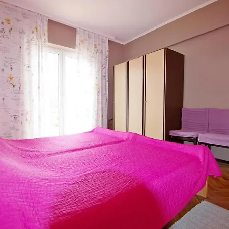 Suzi Valdebek Apartment