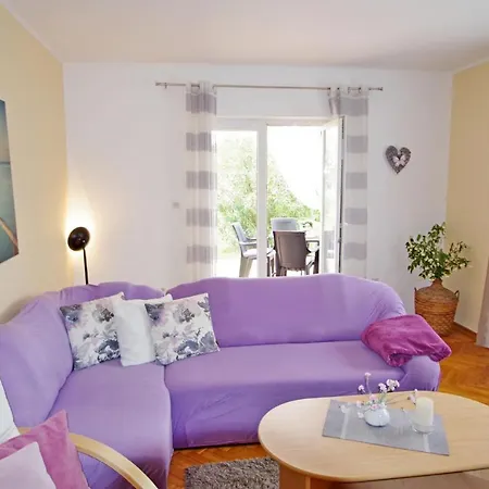 Suzi Valdebek Apartment *