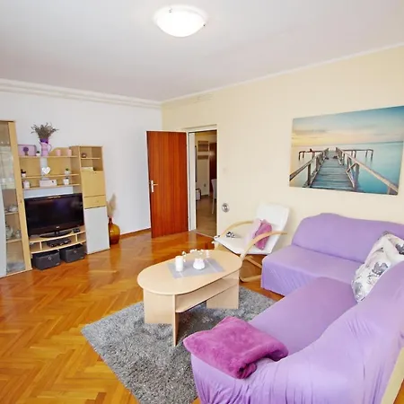 Apartment Suzi Valdebek Pula